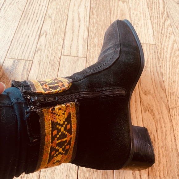 Vintage 70s suede ankle boot black and western tapestry trim boho retro - Picture 5 of 5